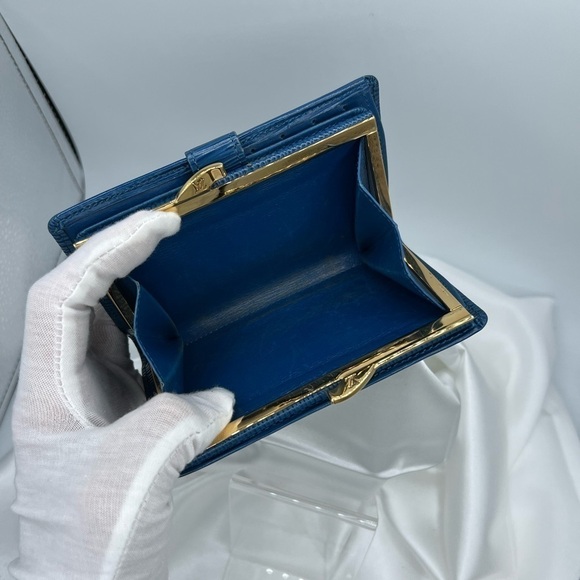 LOUIS VUITTON Myrtille Toledo Blue Epi
Leather Wallet *Discontinued* - Picture 6 of 6